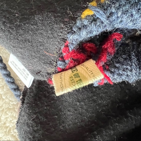 Peruvian reindeer tassel hat wool with felt lining Lake of the Isles - Picture 5 of 5